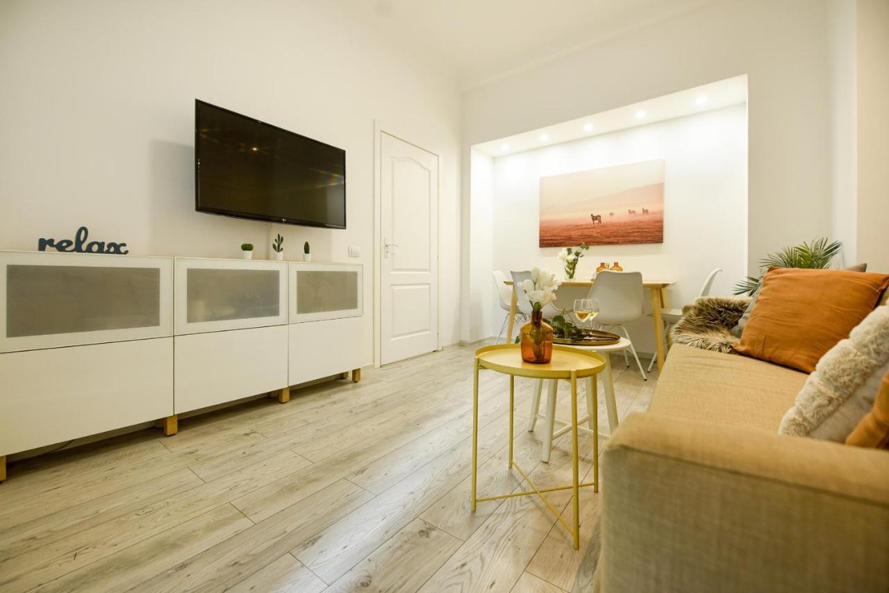 Ideal Home - Spacious & Modern Accommodation Near Unirii Square Bucharest Exterior photo