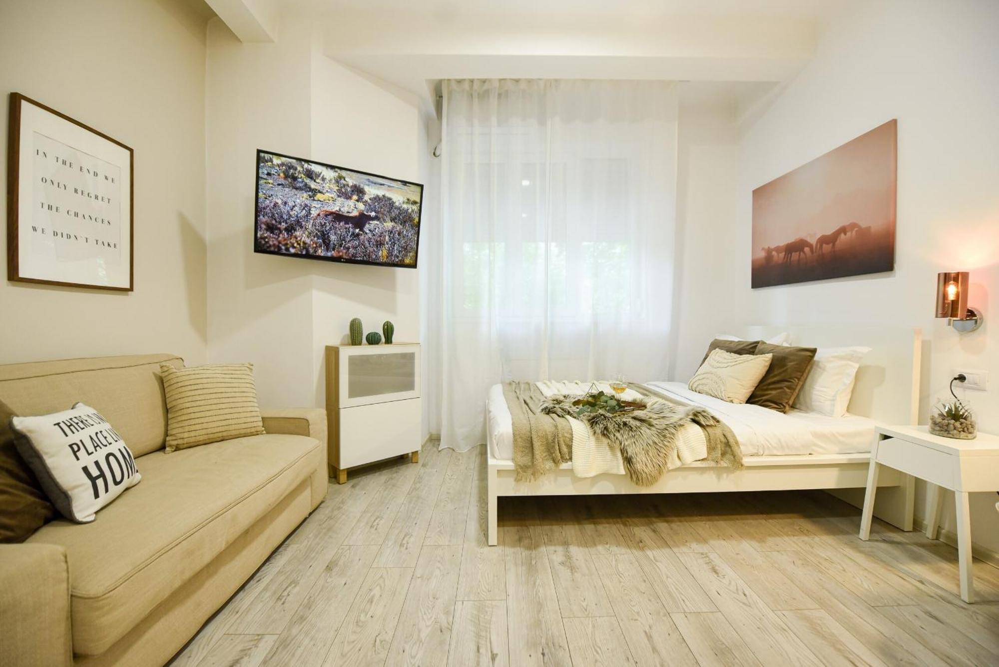 Ideal Home - Spacious & Modern Accommodation Near Unirii Square Bucharest Room photo