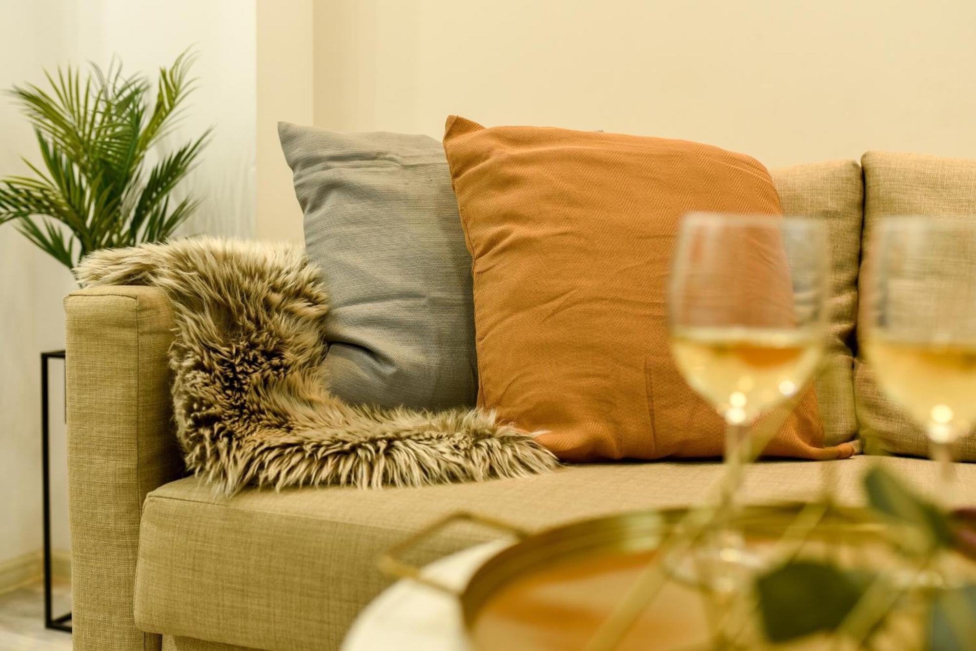 Ideal Home - Spacious & Modern Accommodation Near Unirii Square Bucharest Room photo