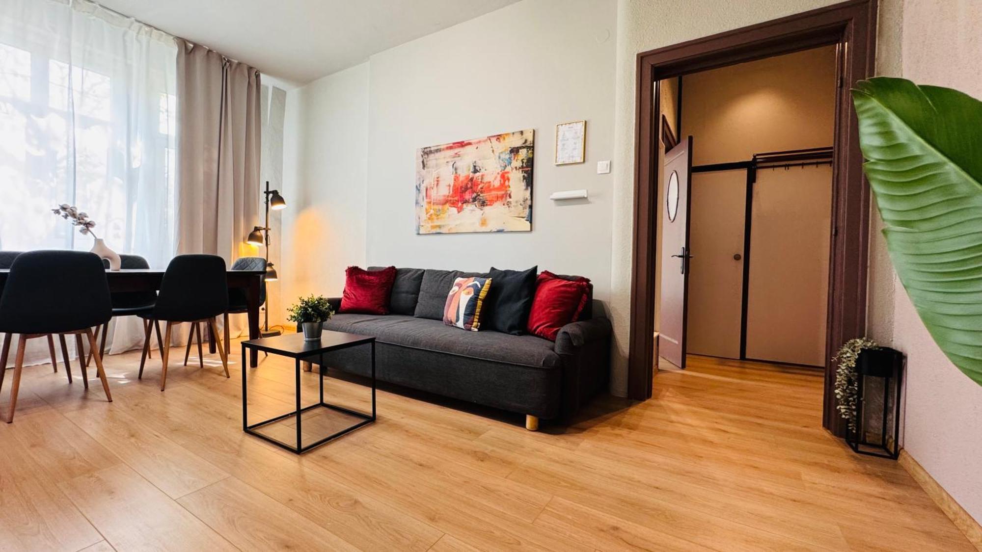 Ideal Home - Spacious & Modern Accommodation Near Unirii Square Bucharest Room photo