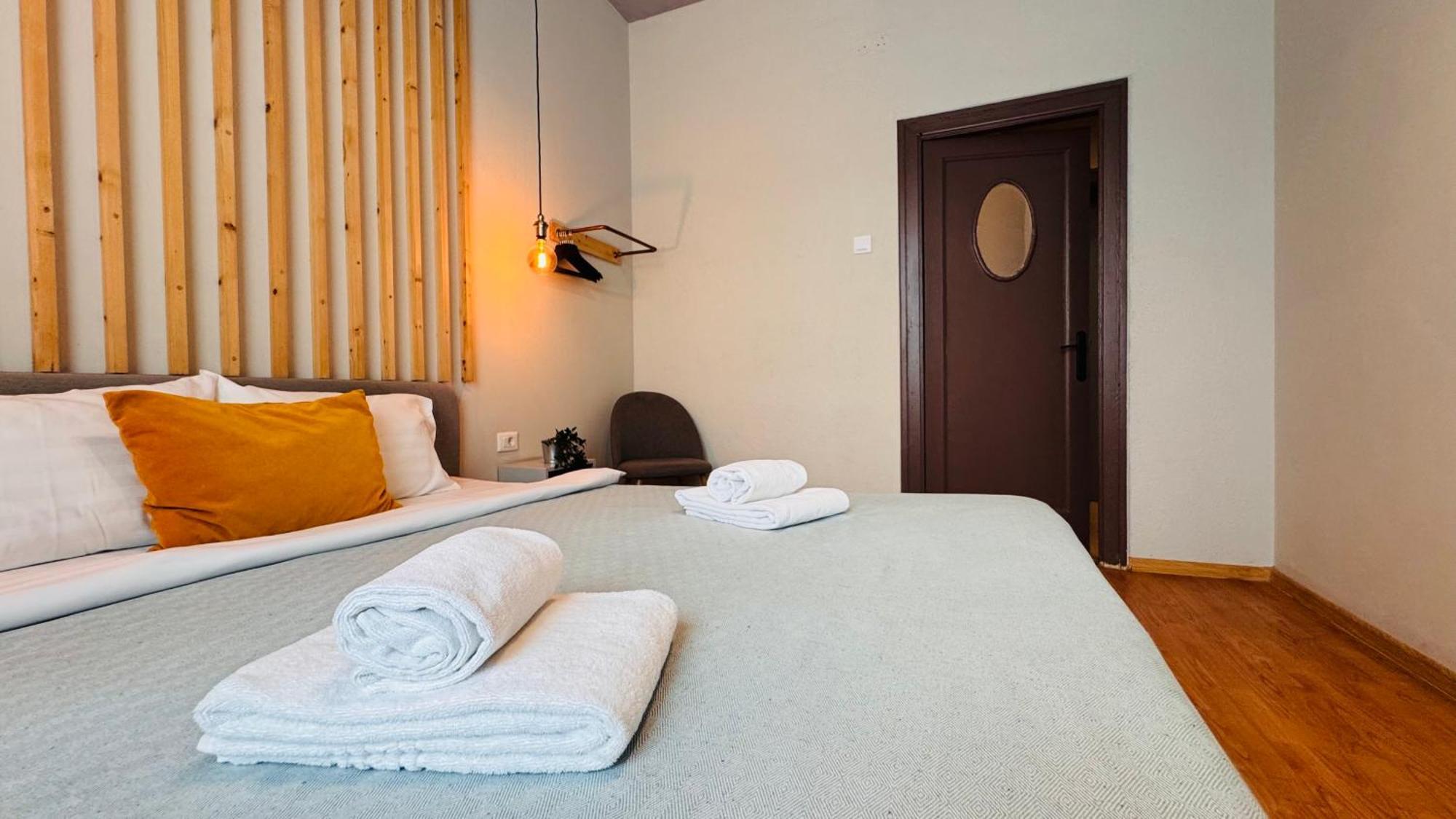 Ideal Home - Spacious & Modern Accommodation Near Unirii Square Bucharest Room photo