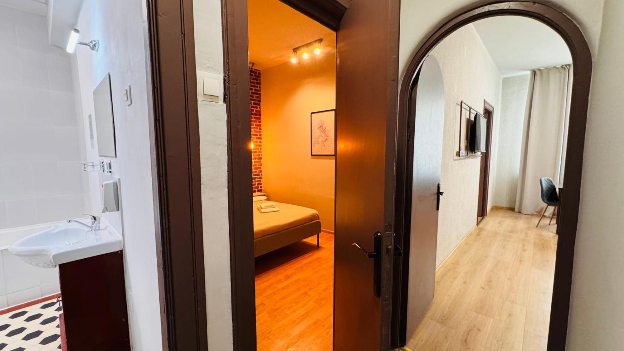 Ideal Home - Spacious & Modern Accommodation Near Unirii Square Bucharest Room photo